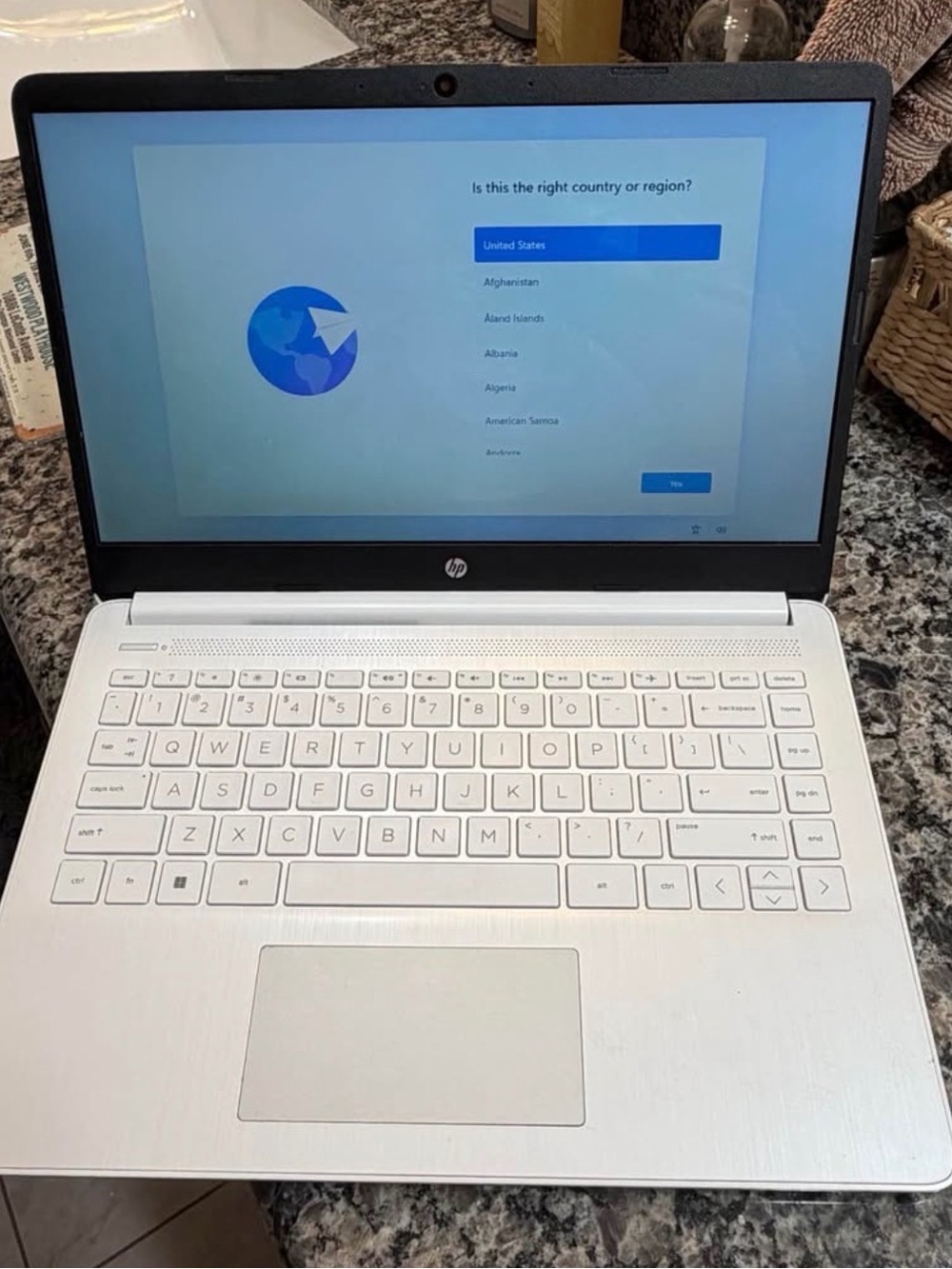 HP 14-DQ0052DX White Working Laptop